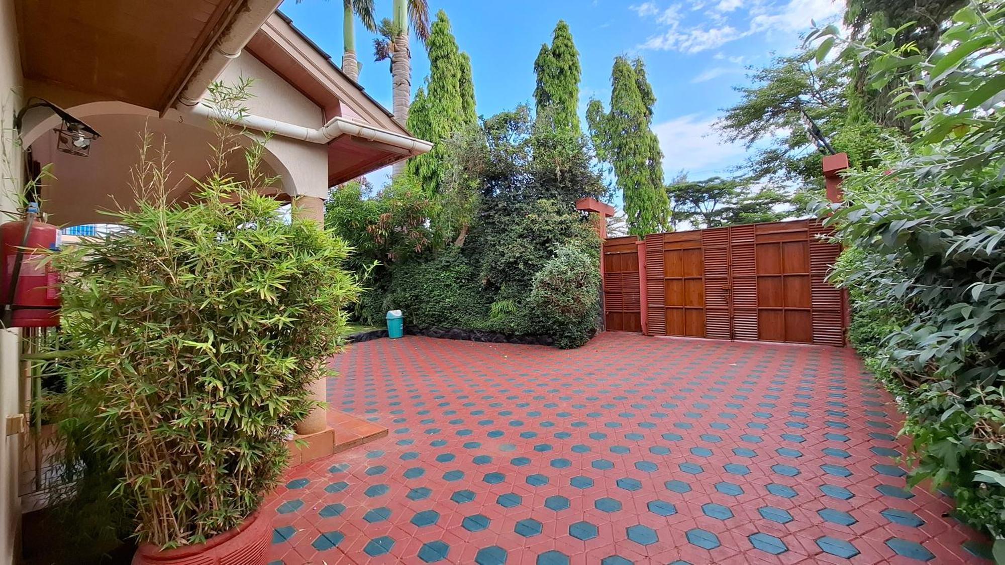 Korona House Hotel Arusha Exterior photo